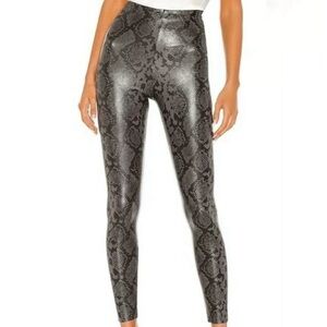 NWT 7 For All Mankind women’s snake print leggings.